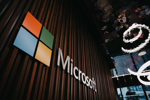 HeyWhatsNew: Microsoft Relaunches AI Snapshot Tool & Netflix Tests AI Search Tech