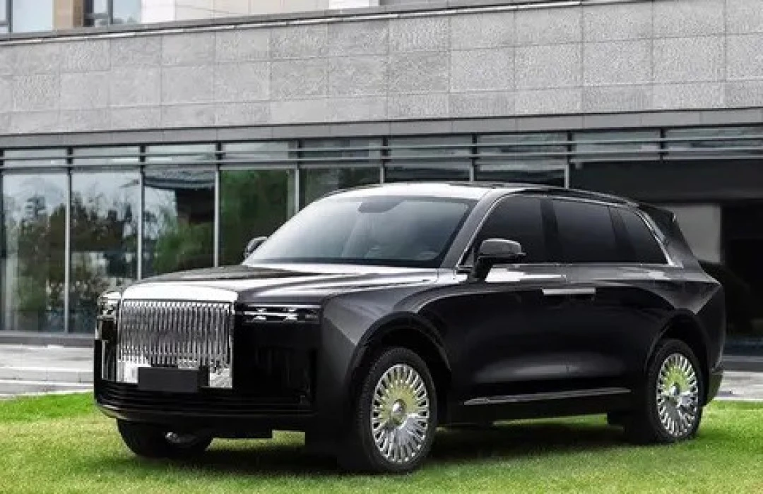 Dreame's First Extended-Range Luxury SUV Unveiled, Resembles Rolls-Royce Cullinan