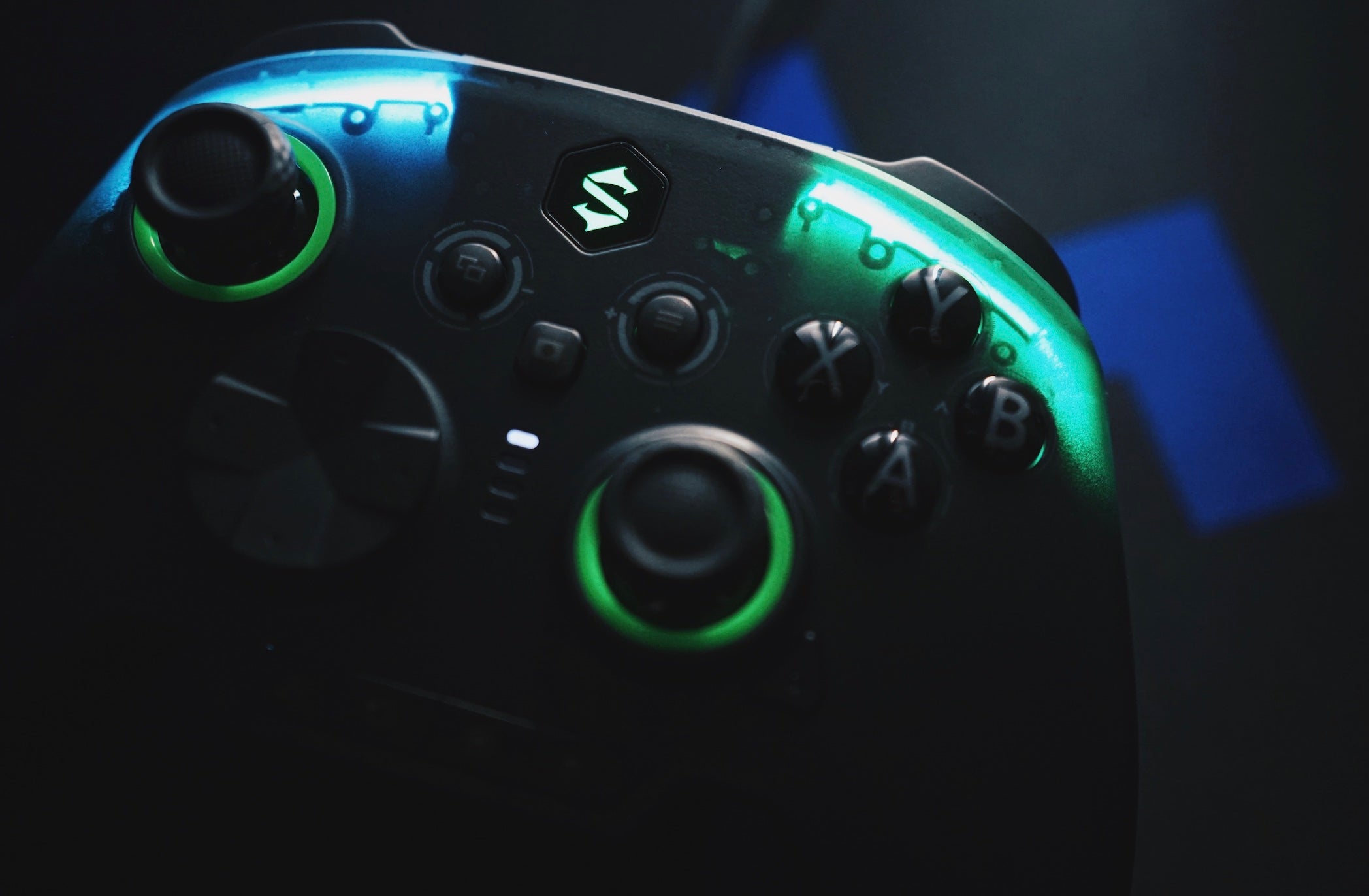 Gameplay just leveled up: A Review of the Black Shark Green Ghost Gamepad.