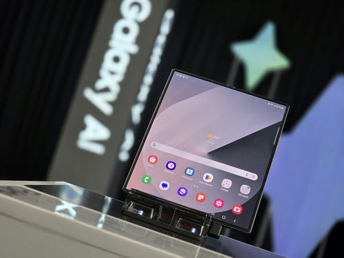 HeyWhatsNew: Samsung Launches the Z TriFold and Netflix Pulls Mobile-to-TV Casting