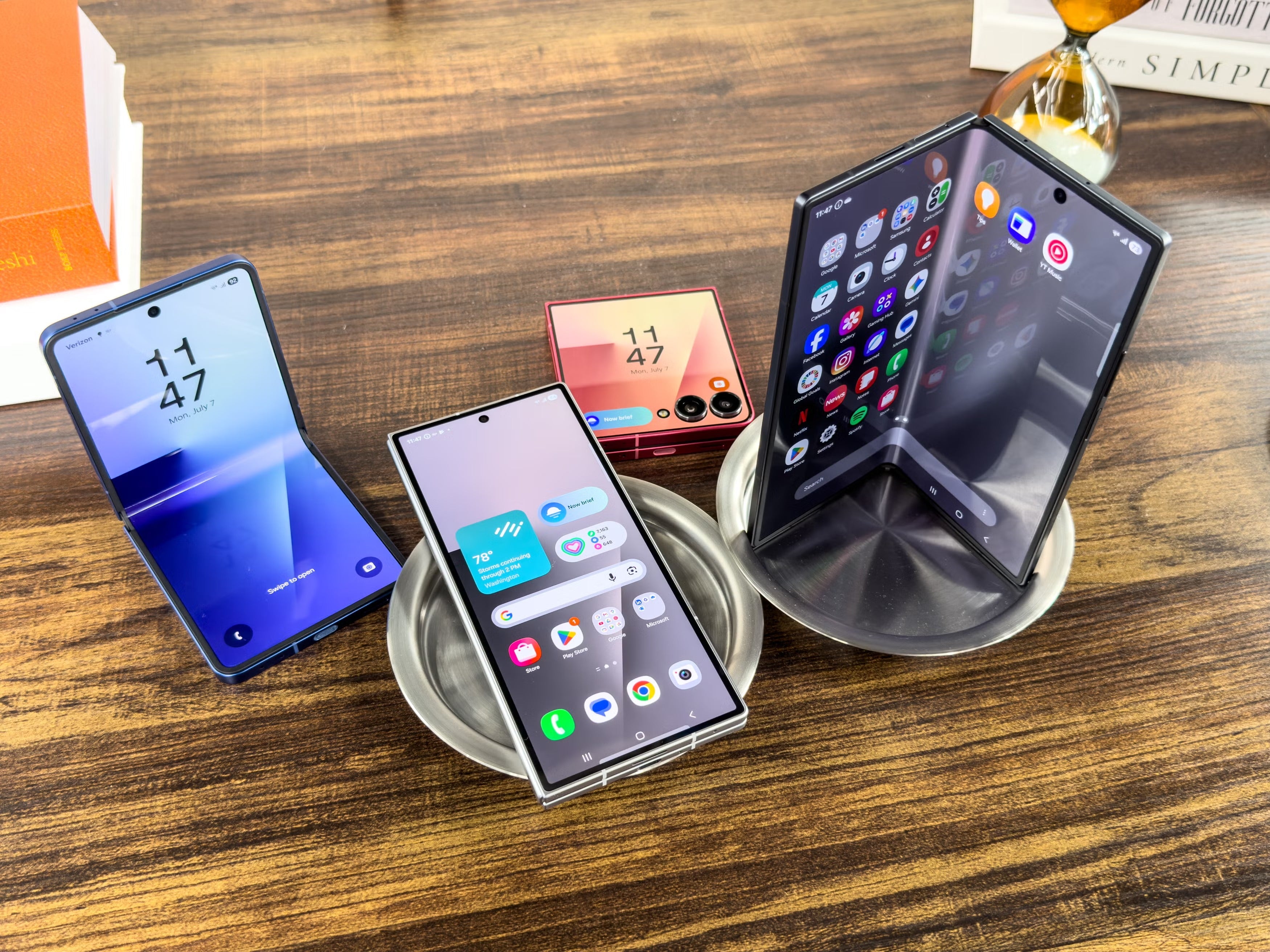 March Smartphone Showdown: Foldables Become Daily Drivers, Can Small Phones Make a Comeback?