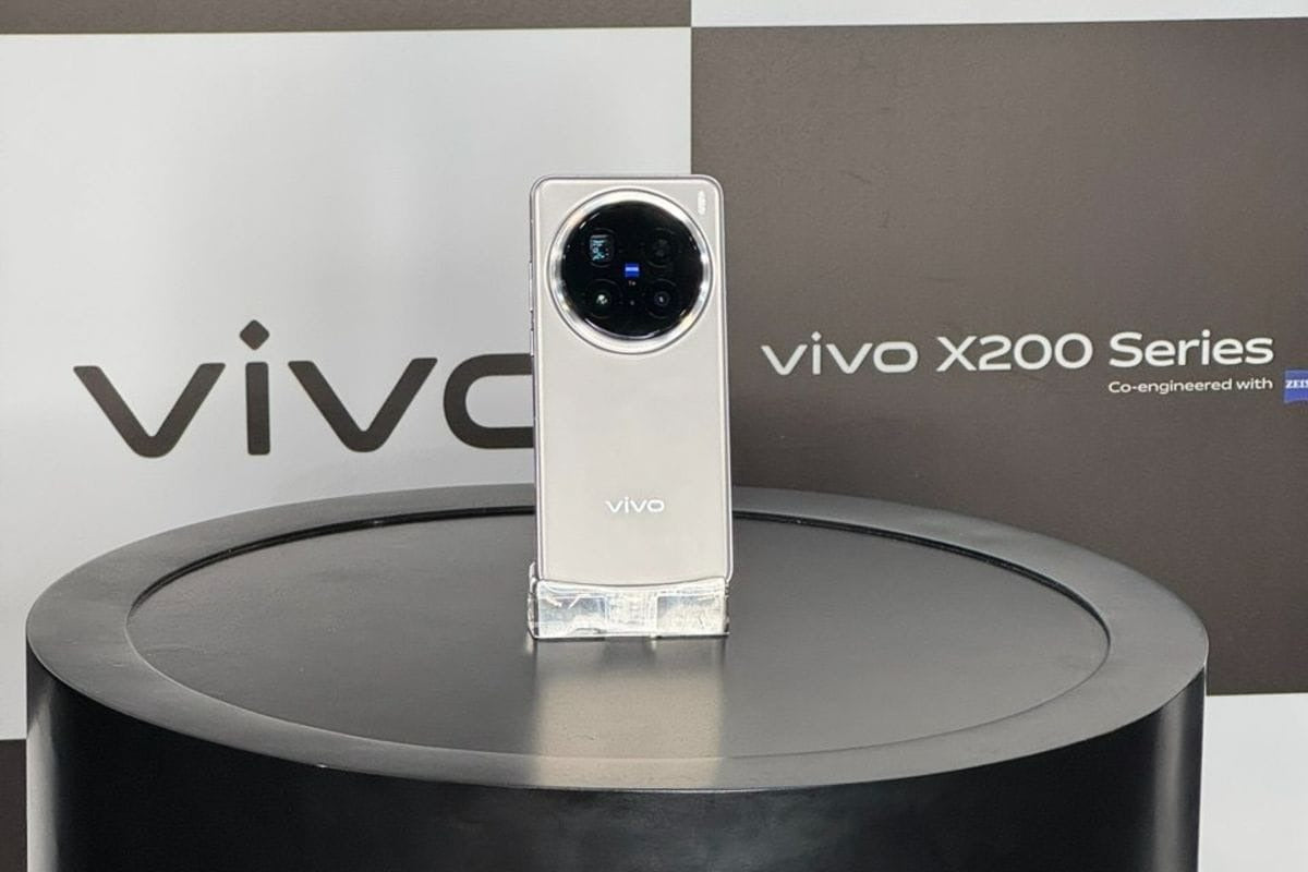 Vivo X300 Series Rumored to Globally Debut MediaTek's Dimensity 9500 with a Custom NPU