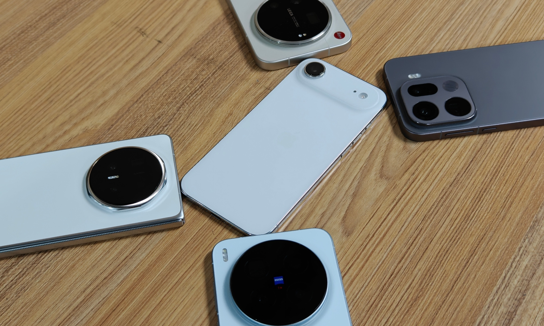 Returning to iPhone After Three Years: Still Good, But the Gap with Android Flagships Has Vanished