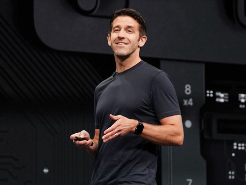 As Cook Retires, Apple Returns to its 'Product Manager' Era: What John Ternus Brings is Far More Important Than AI