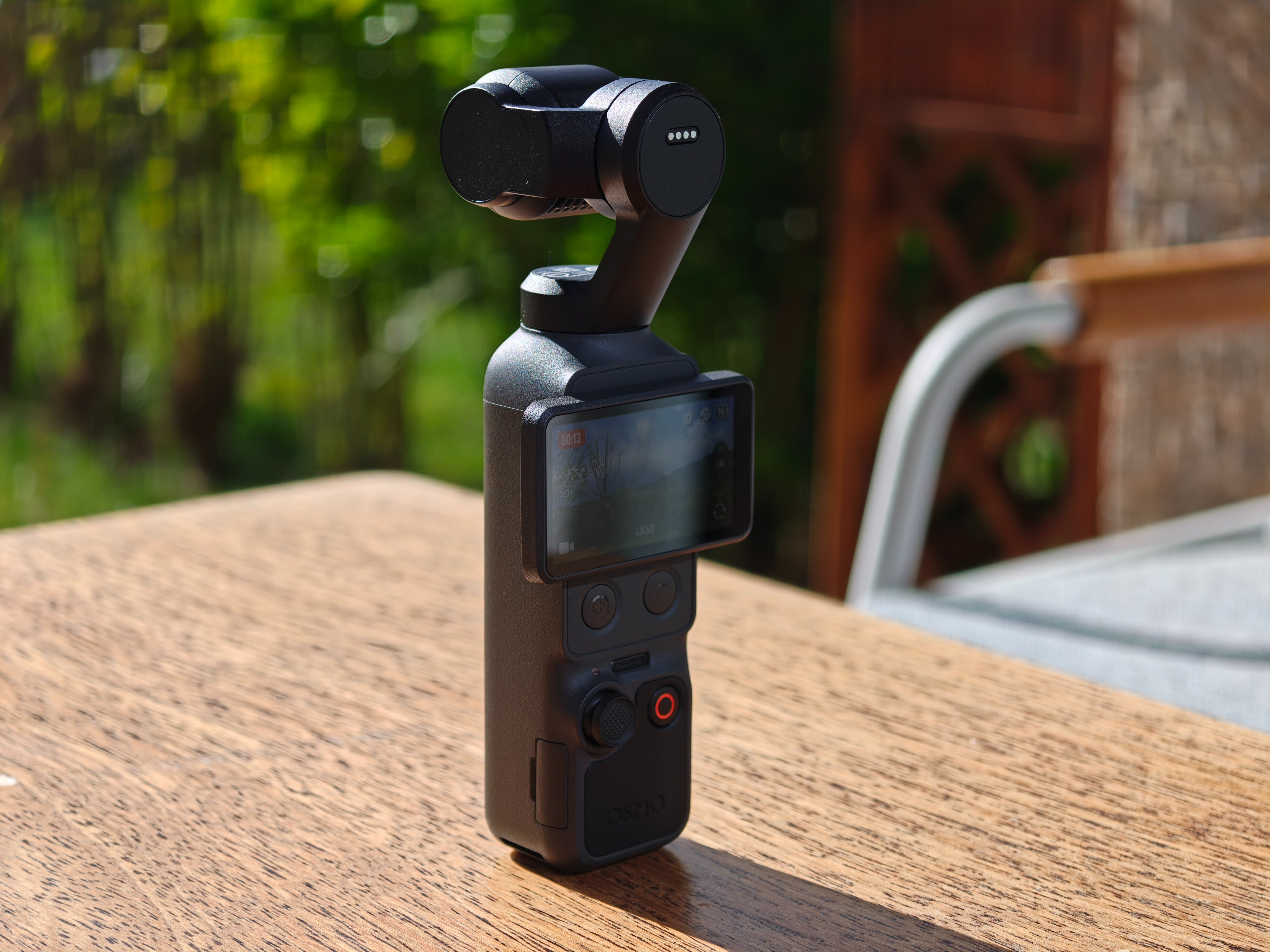 DJI Osmo Pocket 4 First Look: A Master of Image Quality and Portraits with 14-Stop Dynamic Range