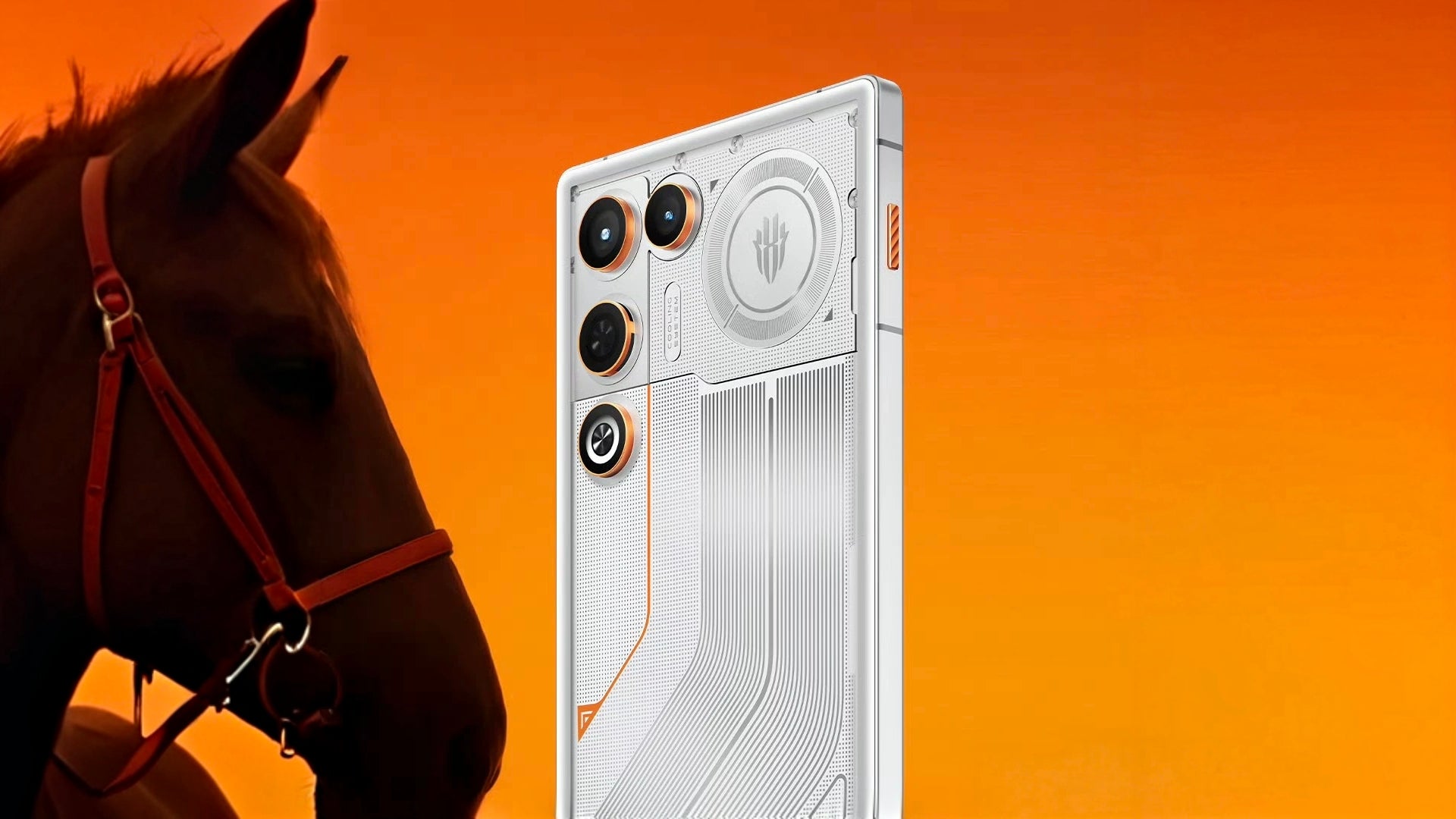 Goodbye to the 'Brick' Phone! RedMagic 11 Air Hands-On: An Ultra-Slim Body with a Built-in Fan and an Incredible Feel