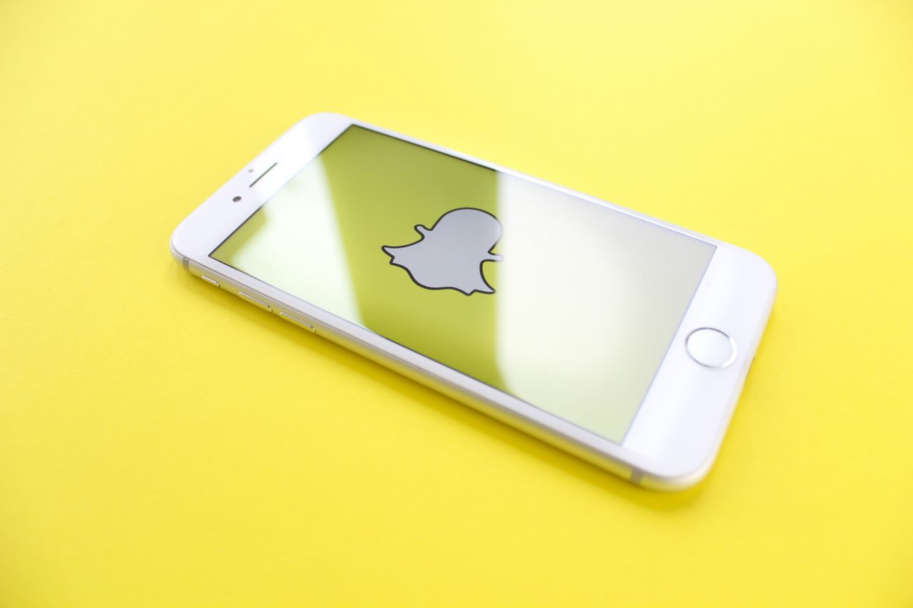 HeyWhatsNew: Snap Launches Long-Awaited AR Glasses, and Nintendo Switch Exercise Games Show Potential Mental Health Benefits