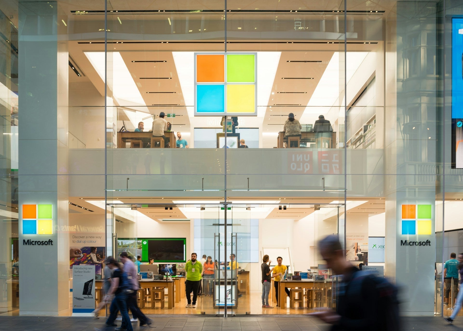 HeyWhatsNew: Microsoft Jobs Cuts, Siri Sounds More Human, and Sony Says No More Disks