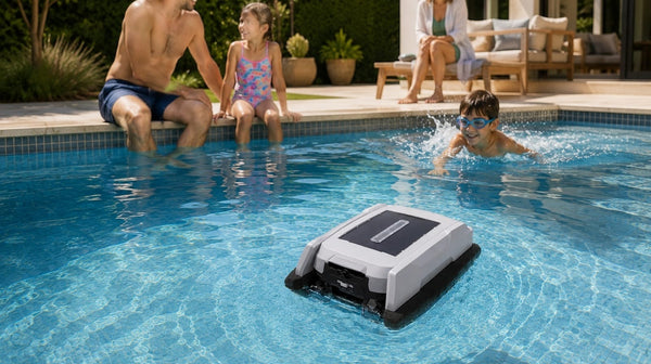 Betta Neo Robotic Pool Skimmer